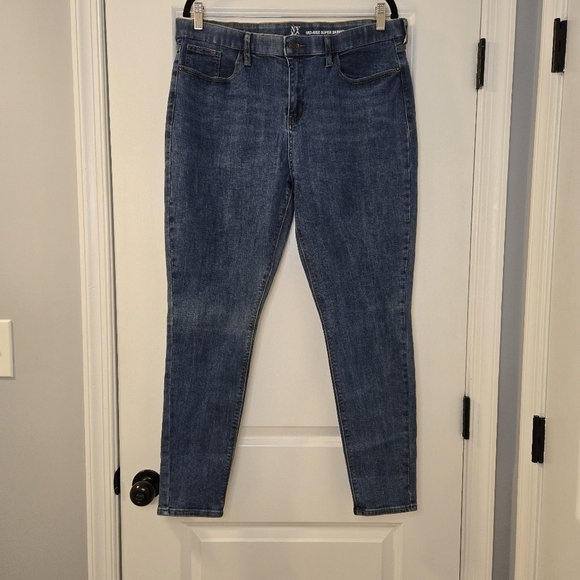 New York & Company Denim - NY&C Size 16 Mid-Rise Super Skinny Jeans Medium Wash